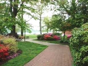 Navy Yard Park 10.5 Acre park overlooks the waterfront and is lined with beautiful flower arrangements